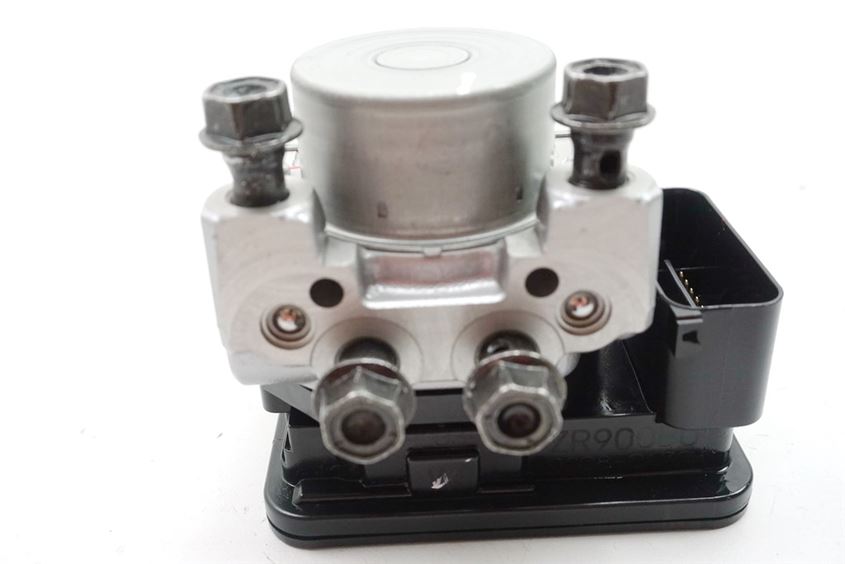 KAWASAKI Z 900 ZR900D D1 ABS PUMP CONTROL UNIT PRESSURE MODULATOR