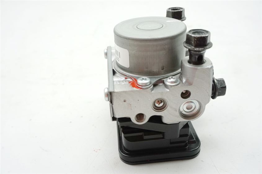 KAWASAKI Z 900 ZR900D D1 ABS PUMP CONTROL UNIT PRESSURE MODULATOR