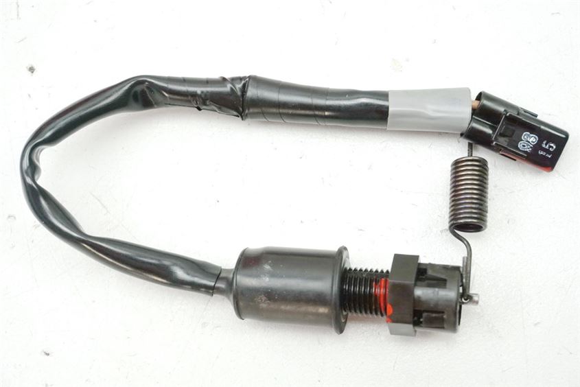 KAWASAKI Z 900 ZR900D D1 INTERRUPTOR LUZ FRENO TRASERO