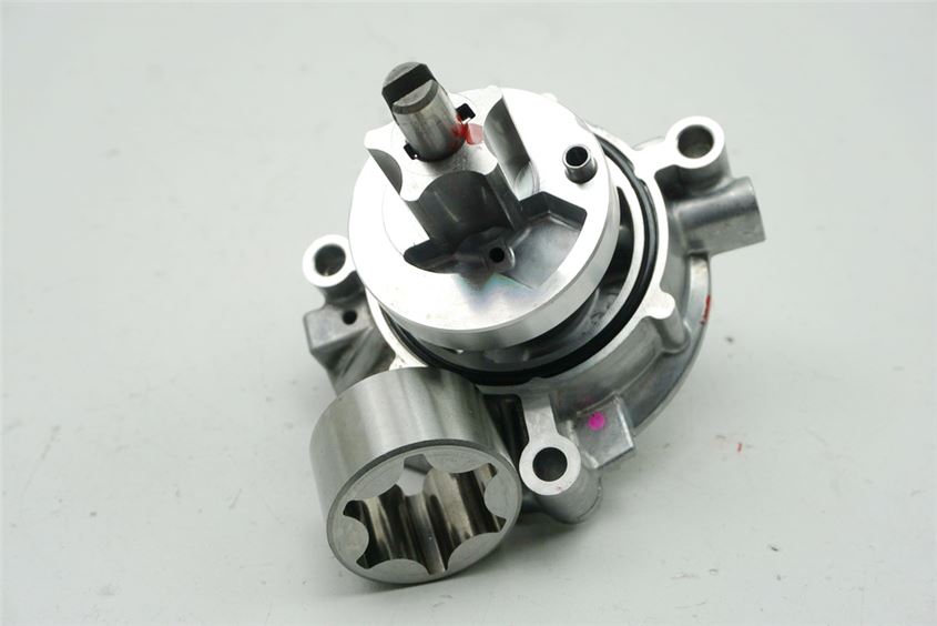 KAWASAKI Z 900 ZR900D D1 WASSERPUMPE WATER PUMPE ÖLPUMPE