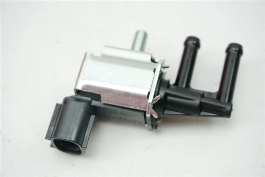 KAWASAKI Z 900 ZR900D D1 VALVE ACTIVE CARBON FILTER SENSOR