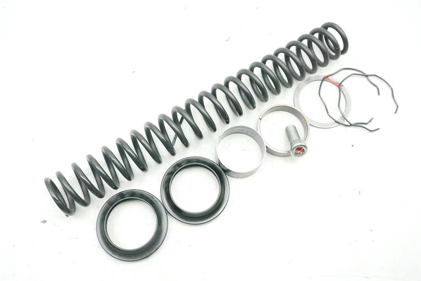 KAWASAKI Z 900 ZR900D D1 FORK SPRING FORK TUBE FORK