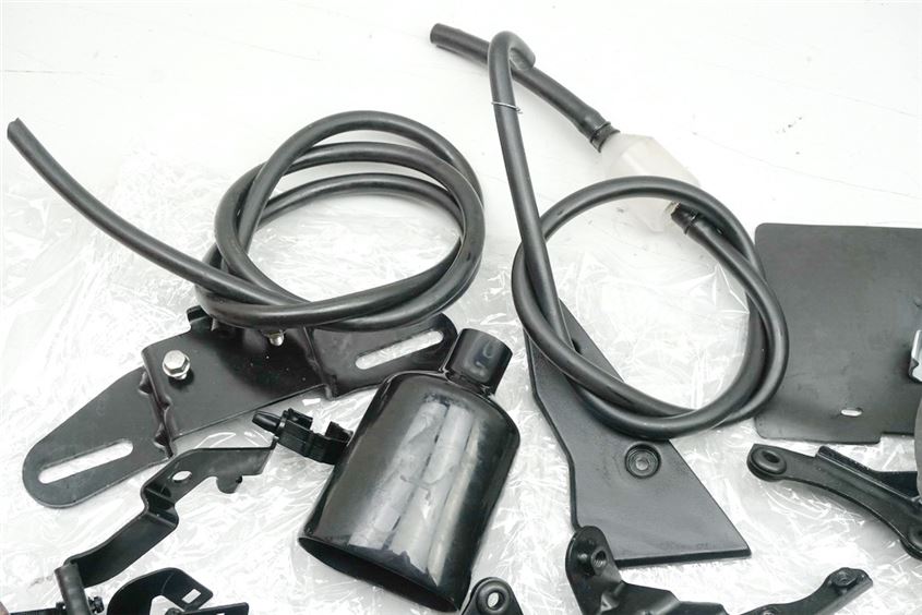 KAWASAKI ER-6 N ABS ER650E TORNILLOS Y PIEZAS PEQUEÑAS Y SOPORTES