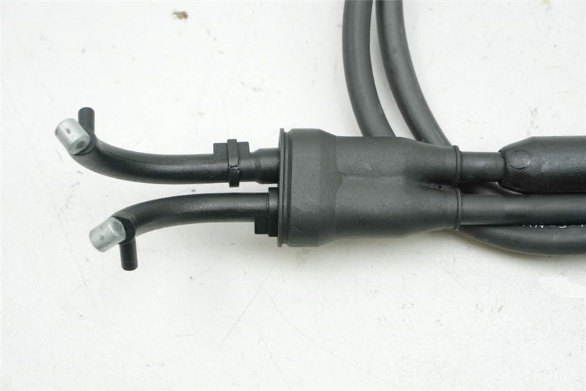 TRIUMPH STREET TRIPLE R 675 ABS L67LR THROTTLE CABLES