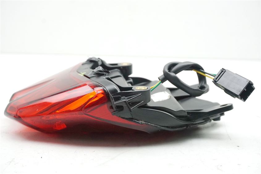 TRIUMPH STREET TRIPLE R 675 ABS L67LR TAILLIGHT REAR LAMP