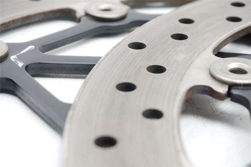 TRIUMPH STREET TRIPLE R 675 ABS L67LR BREMSSCHEIBEN VORN BRAKE DISC - PAAR - 3,92 MM