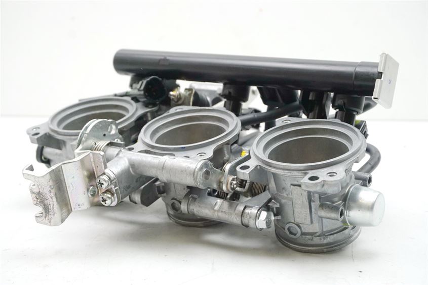TRIUMPH STREET TRIPLE R 675 ABS L67LR INJECTION THROTTLE BODY