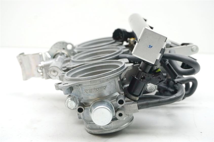TRIUMPH STREET TRIPLE R 675 ABS L67LR EINSPRITZANLAGE INJECTION DROSSELKÖRPER