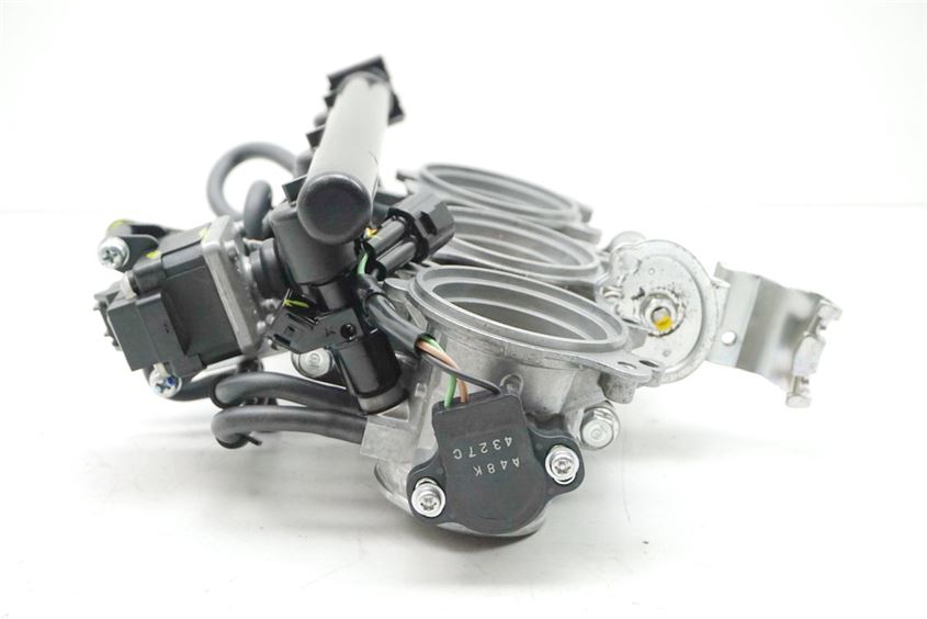 TRIUMPH STREET TRIPLE R 675 ABS L67LR EINSPRITZANLAGE INJECTION DROSSELKÖRPER