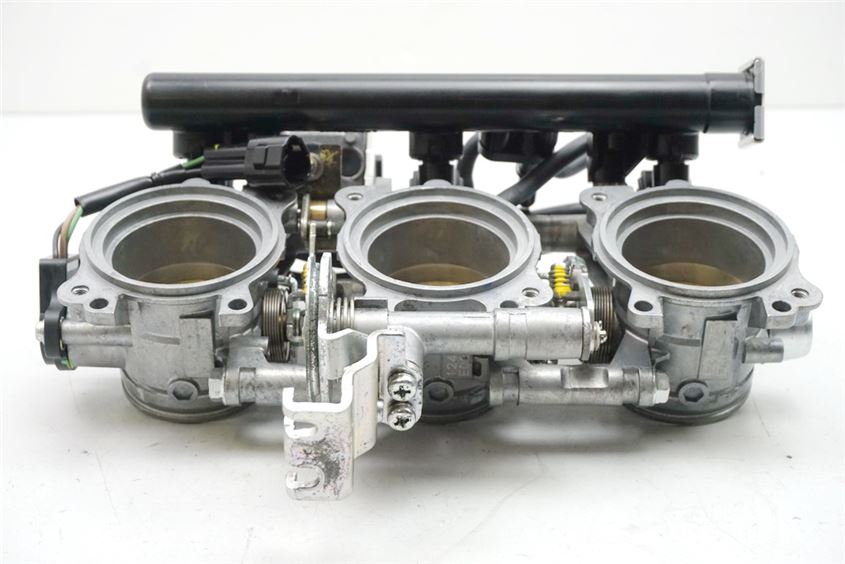 TRIUMPH STREET TRIPLE R 675 ABS L67LR EINSPRITZANLAGE INJECTION DROSSELKÖRPER