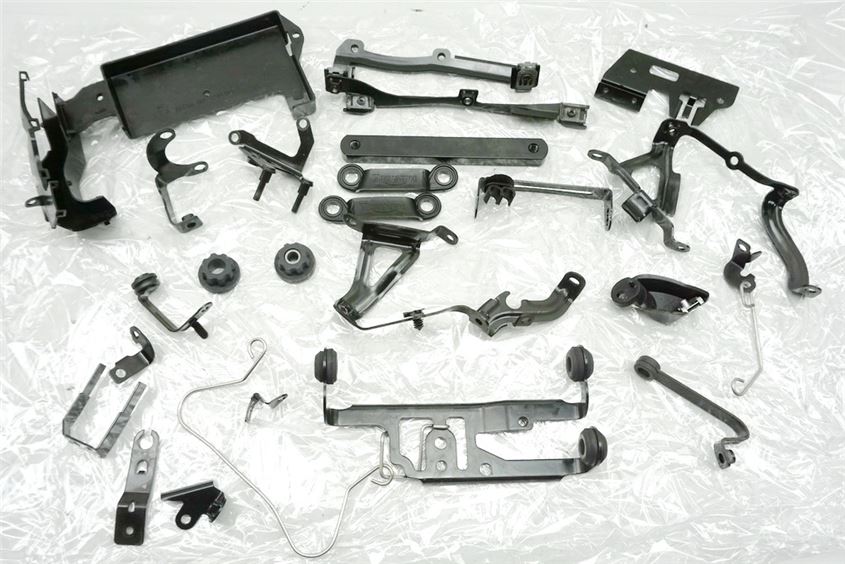 TRIUMPH STREET TRIPLE R 675 ABS L67LR HALTERUNGEN HALTER TRÄGER GUMMIS