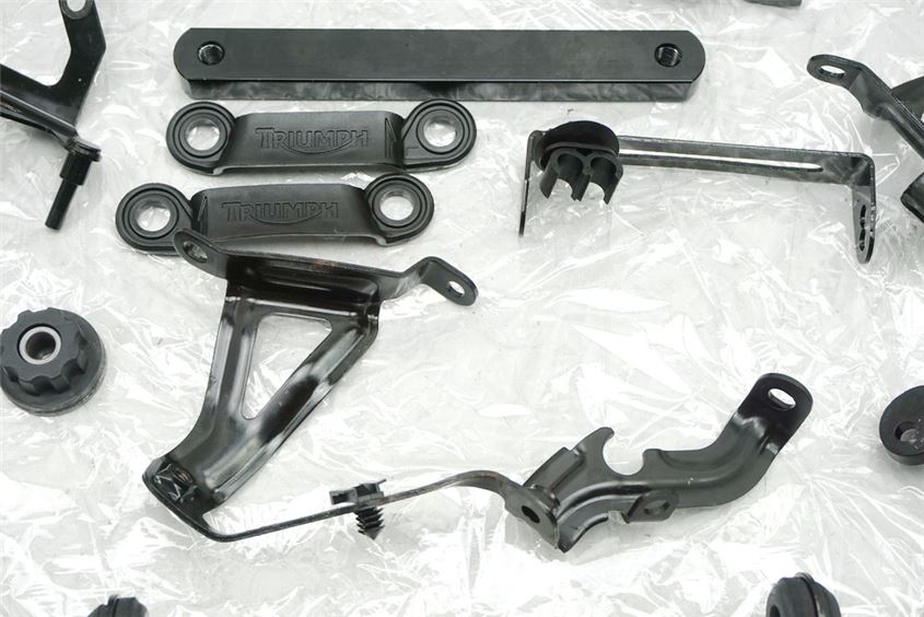 TRIUMPH STREET TRIPLE R 675 ABS L67LR SOPORTES SOPORTE GOMAS