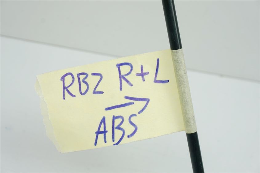 TRIUMPH STREET TRIPLE R 675 ABS L67LR BREMSLEITUNG VORN BREMSSATTEL -> ABS PUMPE