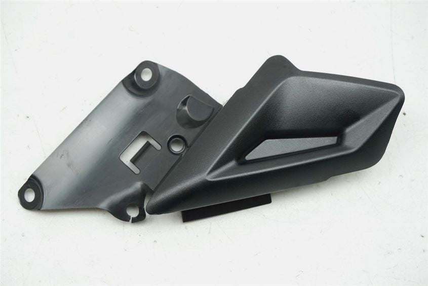 TRIUMPH STREET TRIPLE R 675 ABS L67LR VERKLEIDUNG LENKKOPF LINKS ABDECKUNG COVER