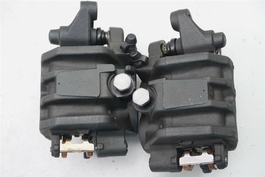TRIUMPH STREET TRIPLE R 675 ABS L67LR BREMSSATTEL VORN BRAKE CALIPER - PAAR