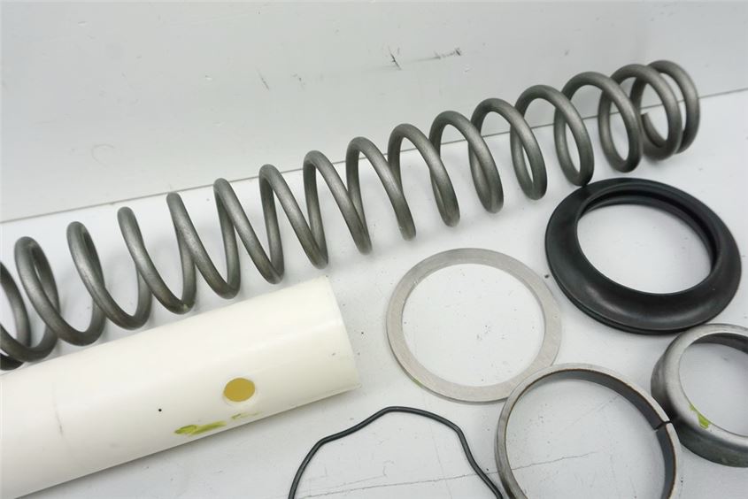 TRIUMPH STREET TRIPLE R 675 ABS L67LR FORK SPRING INTERNAL COMPONENTS FORK SPACER