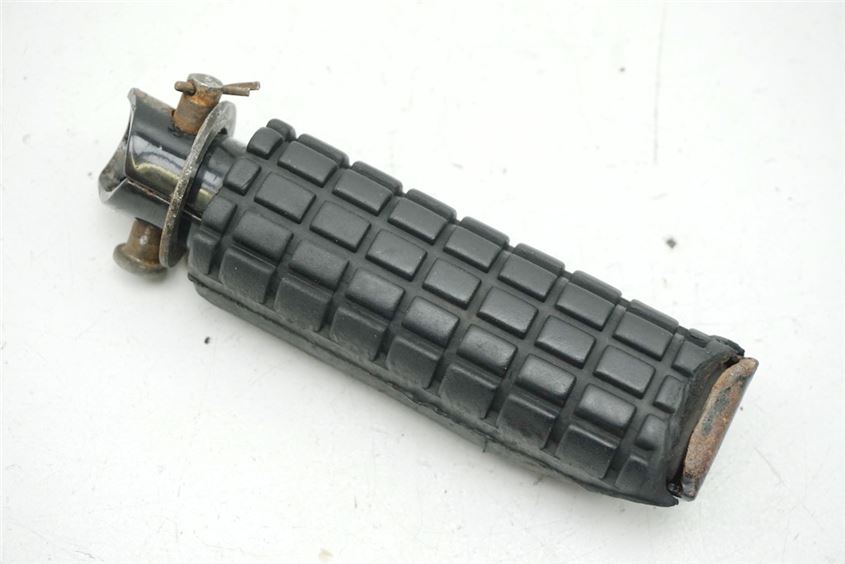 HONDA CBR 1000 SC21 PASSENGER FOOTREST RIGHT