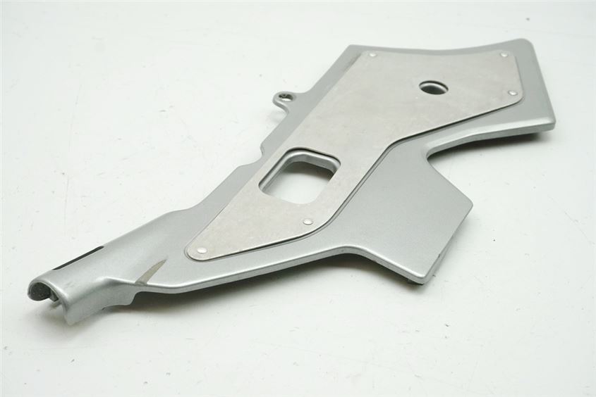 HONDA CBR 1000 SC24 CUBIERTA CHASIS DERECHO TAPA CARENADO