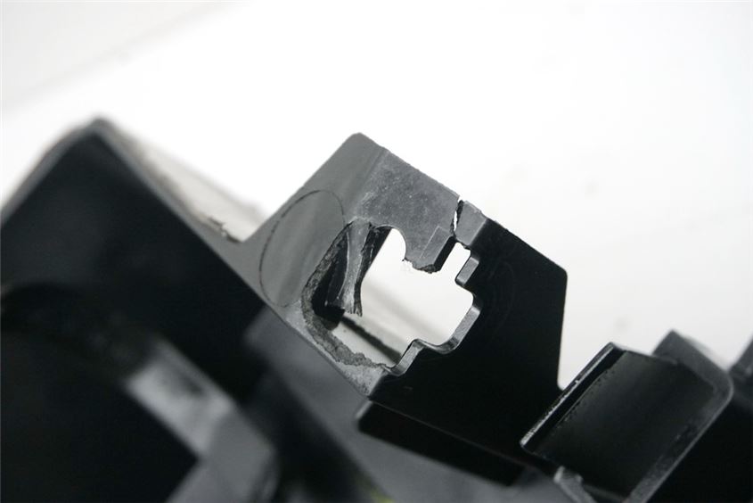 DUCATI 1198 ZDMH704AA BATTERIEKASTEN BATTERIEHALTERUNG BATTERIEFACH