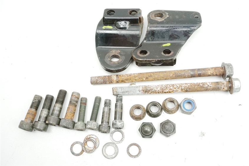 SUZUKI VS 800 VS52A/ B INTRUDER SOPORTE DE MOTOR EJE PERNO SOPORTE DE MOTOR