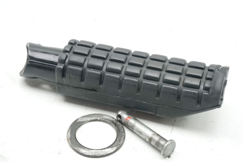 HONDA CBR 1000 SC24 FOOTREST PILLION RIGHT