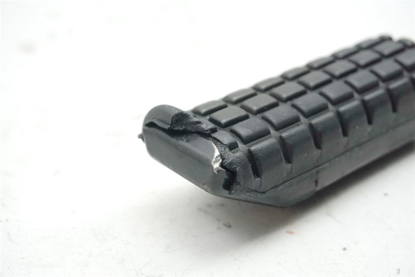 HONDA CBR 1000 SC24 FOOTREST PILLION RIGHT