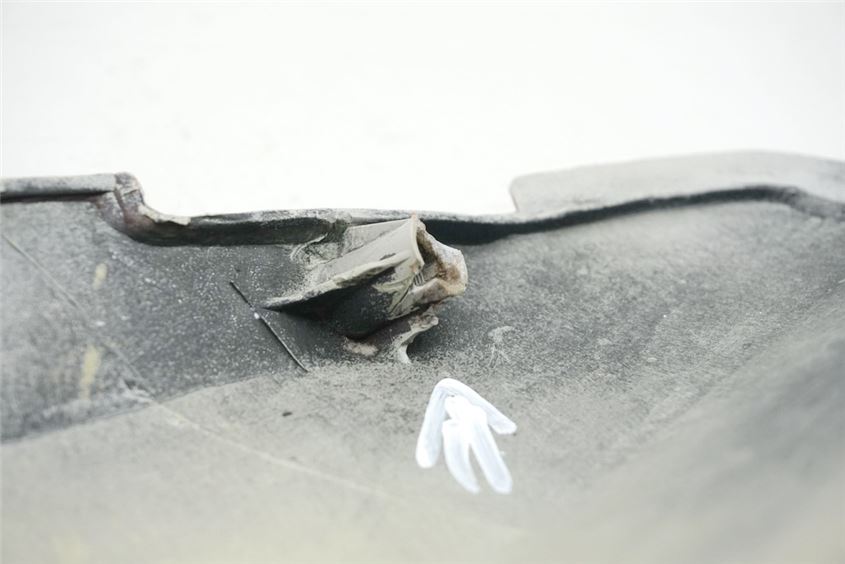 HONDA CBR 1000 SC24 VERKLEIDUNG BUG LINKS ABDECKUNG COVER BUGSPOILER