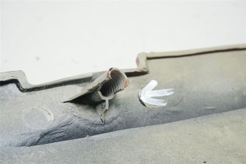 HONDA CBR 1000 SC24 VERKLEIDUNG BUG LINKS ABDECKUNG COVER BUGSPOILER