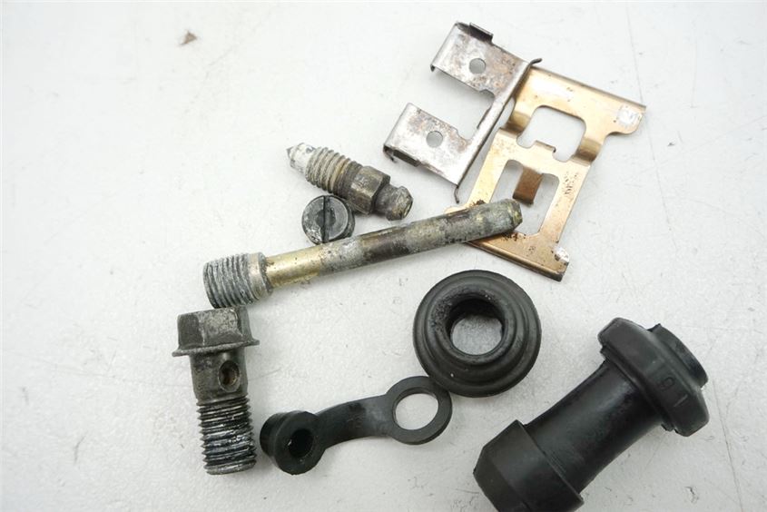 HONDA CBR 1000 SC24 BRAKE CALIPER LEFT ANCHOR PLATE