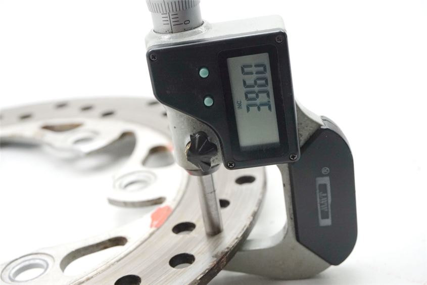 KTM DUKE 125 ABS A3 BREMSSCHEIBE HINTEN BRAKE DISC - 3,96 MM NUR 1771 KM