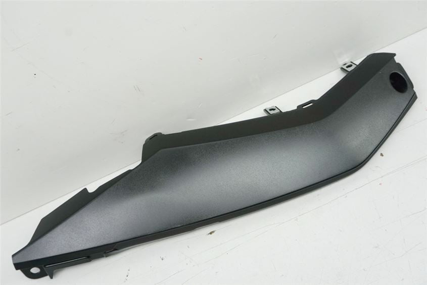 KTM DUKE 125 ABS A3 CARENADO TRASERO INFERIOR DERECHO CUBIERTA TAPA