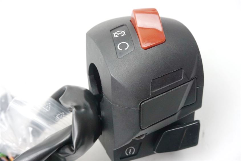 KTM DUKE 125 ABS A3 INTERRUPTOR DERECHO DEL MANILLAR - SÓLO 1771 KM
