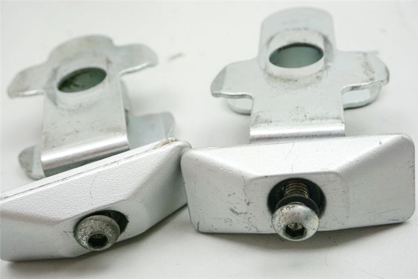 SUZUKI RF 600 GN76B CHAIN TENSIONER SWINGARM