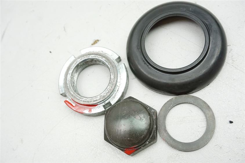 SUZUKI RF 600 GN76B TUERCA SEGURIDAD CABEZAL DIRECCIÓN TIJA INFERIOR