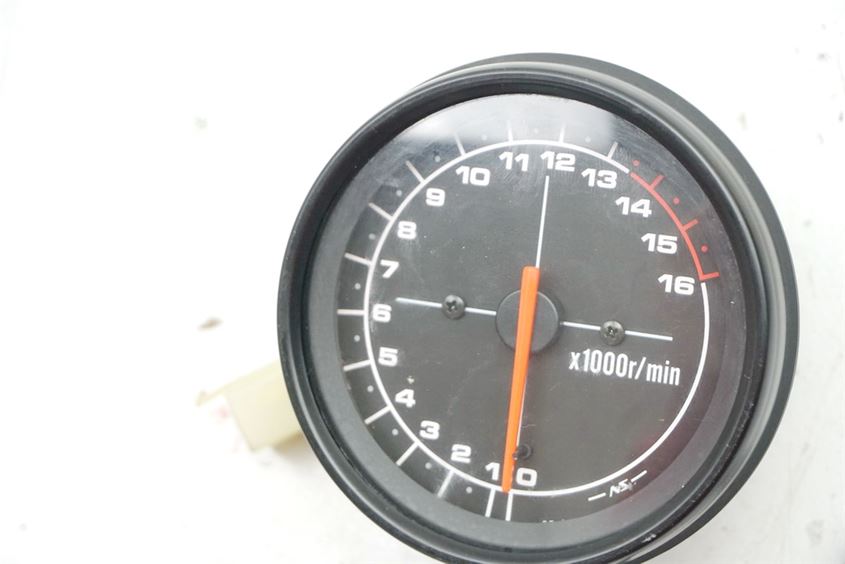 SUZUKI RF 600 GN76B INSERTO CUENTARREVOLUCIONES REVOLUCIONES CUADRO