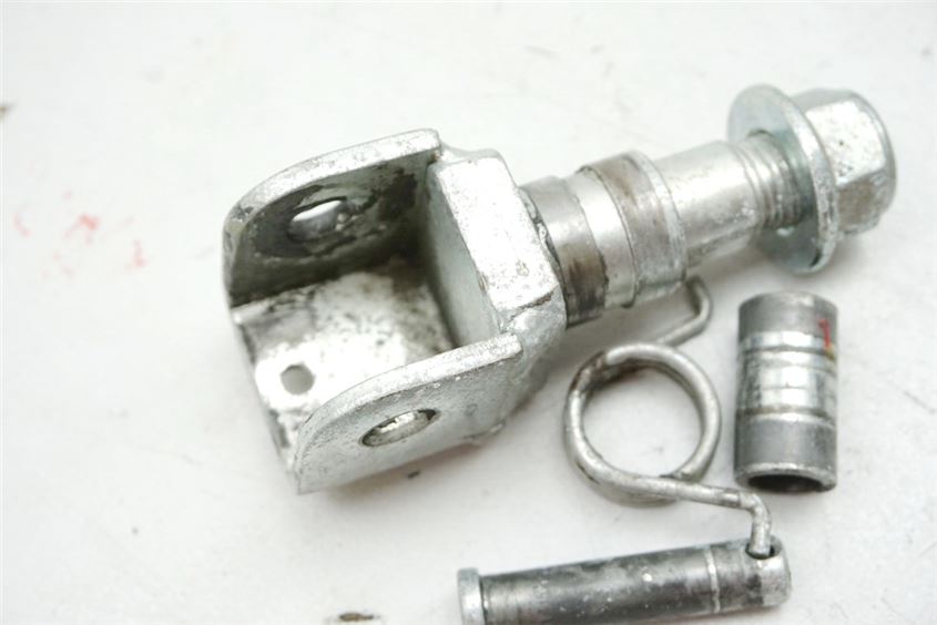 SUZUKI RF 600 GN76B ESTRIBO DELANTERO DERECHO ESTRIBERA