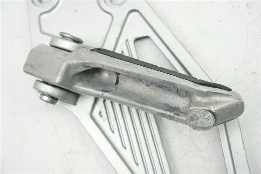 KAWASAKI GPX 750 R ZX750F SOPORTE REPOSAPIÉS DELANTERO IZQUIERDO PIEZA DE SUJECIÓN REPOSAPIÉS