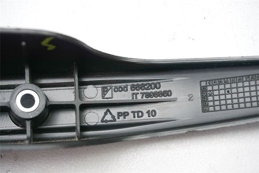 PIAGGIO MP3 YOURBAN 300 LT M75 CUBIERTA RÓTULA DE DIRECCIÓN DERECHA TAPA CARENADO