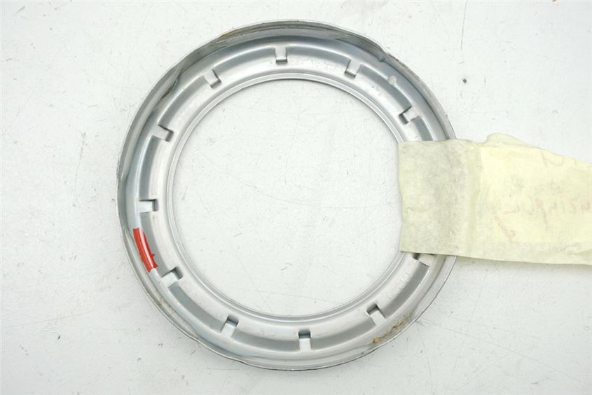 BMW F 800 ST A E8ST K71 HALTER BENZINPUMPE RING BEFESTIGUNG