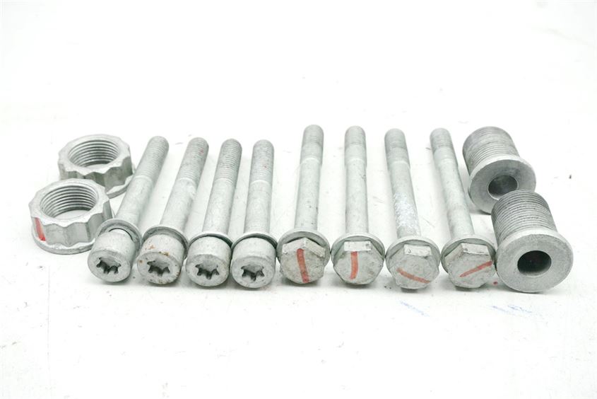 BMW F 800 ST A E8ST K71 SCHRAUBEN MOTOR HALTER BOLZEN MOTORHALTER