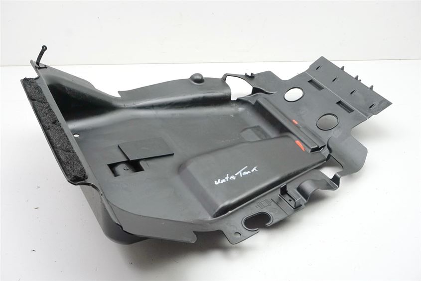 SUZUKI AN 650 ABS WVBU BURGMAN EXECUT FAIRING TANK BOTTOM COVER