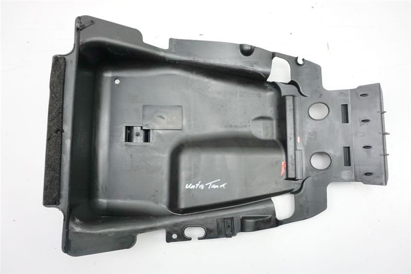 SUZUKI AN 650 ABS WVBU BURGMAN EXECUT FAIRING TANK BOTTOM COVER