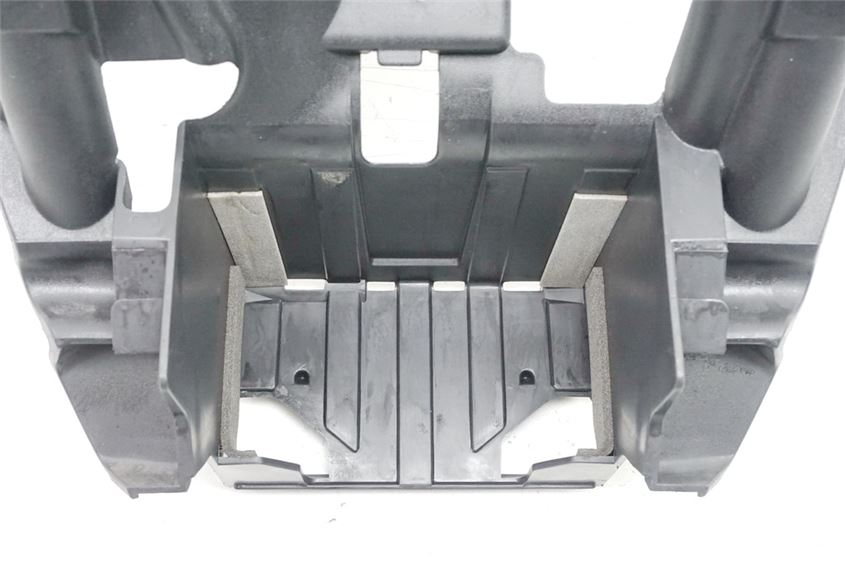 SUZUKI AN 650 ABS WVBU BURGMAN EXECUT CAJA DE BATERÍA GUARDABARROS PASO DE RUEDA