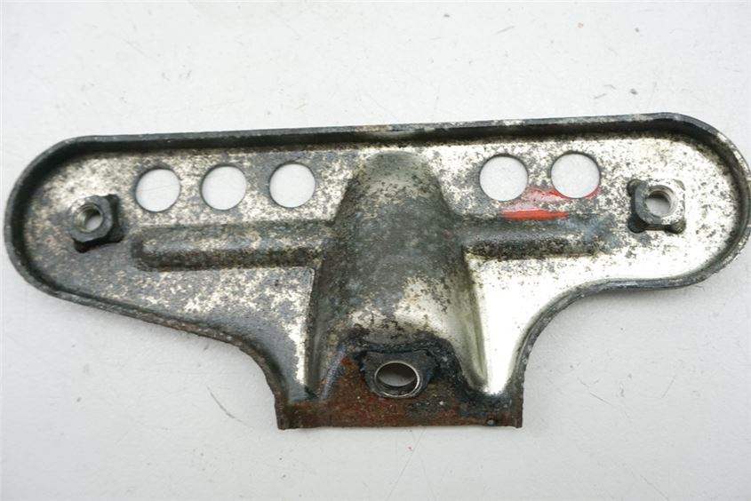 SUZUKI AN 650 ABS WVBU BURGMAN EXECUTIVE FOOTBOARD HOLDER PASSENGER RIGHT