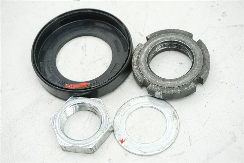 SUZUKI AN 650 ABS WVBU BURGMAN EXECUT NUT SECURING STEERING HEAD TRIPLE CLAMP