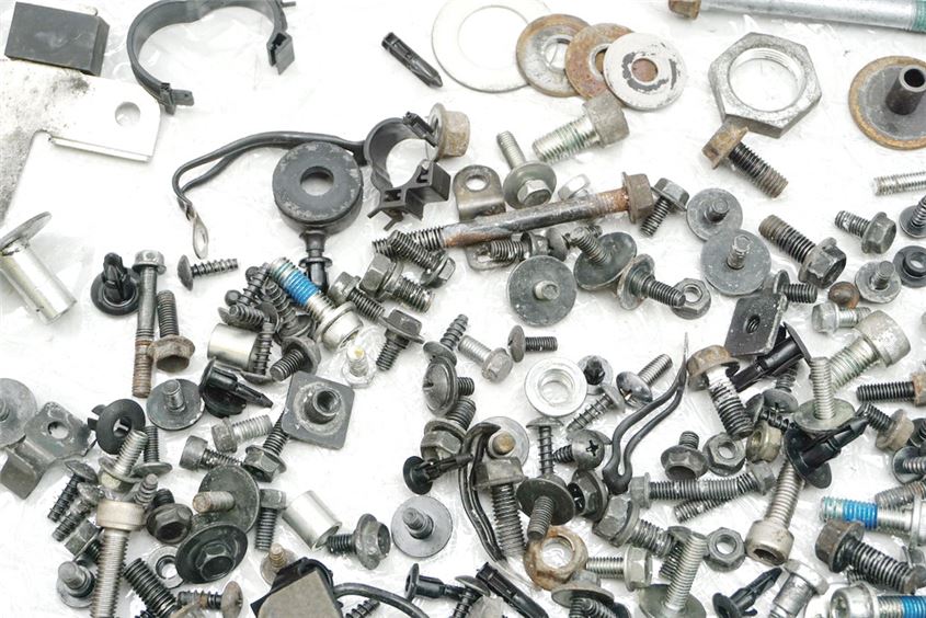 SUZUKI AN 650 ABS WVBU BURGMAN EXECUT TORNILLOS Y PIEZAS PEQUEÑAS