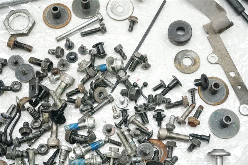 SUZUKI AN 650 ABS WVBU BURGMAN EXECUT TORNILLOS Y PIEZAS PEQUEÑAS