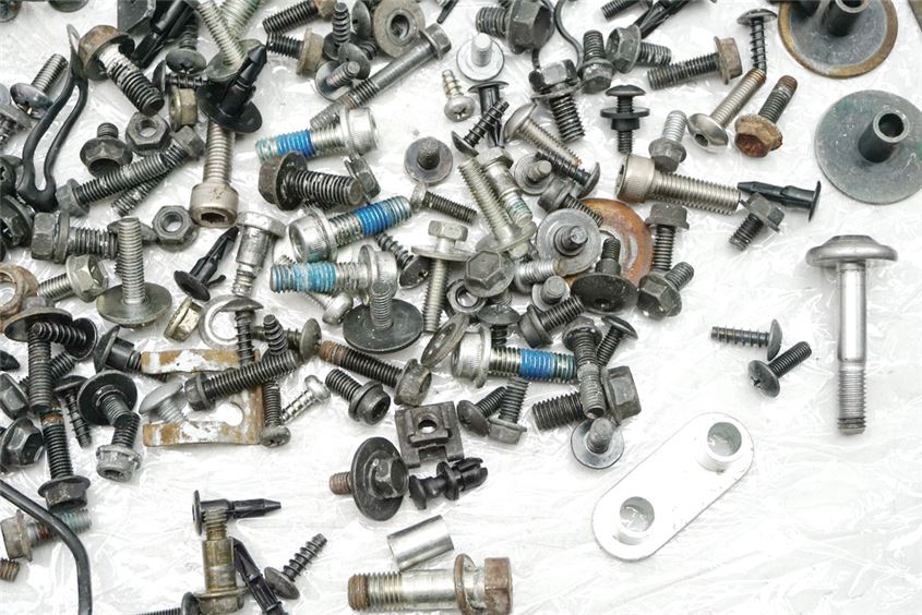 SUZUKI AN 650 ABS WVBU BURGMAN EXECUT TORNILLOS Y PIEZAS PEQUEÑAS