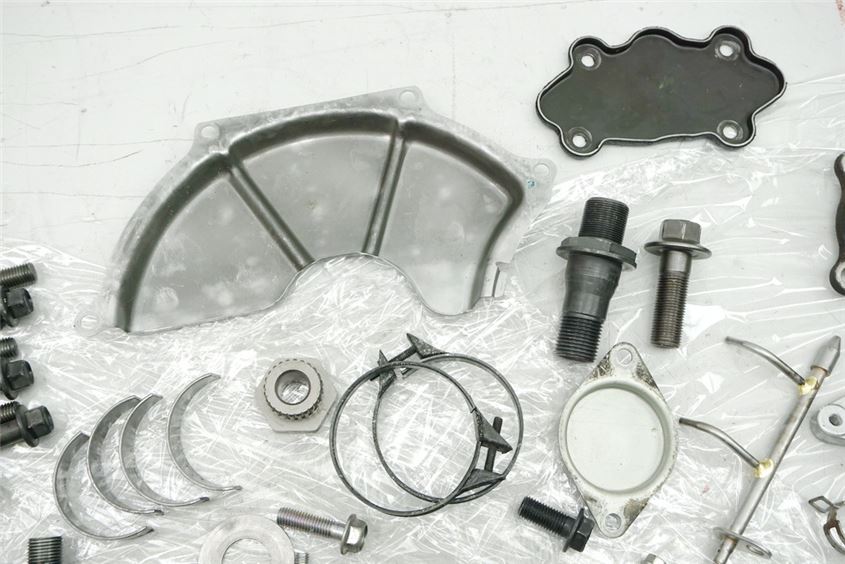 SUZUKI AN 650 ABS WVBU BURGMAN EXECUT TORNILLOS Y PIEZAS PEQUEÑAS - MOTOR