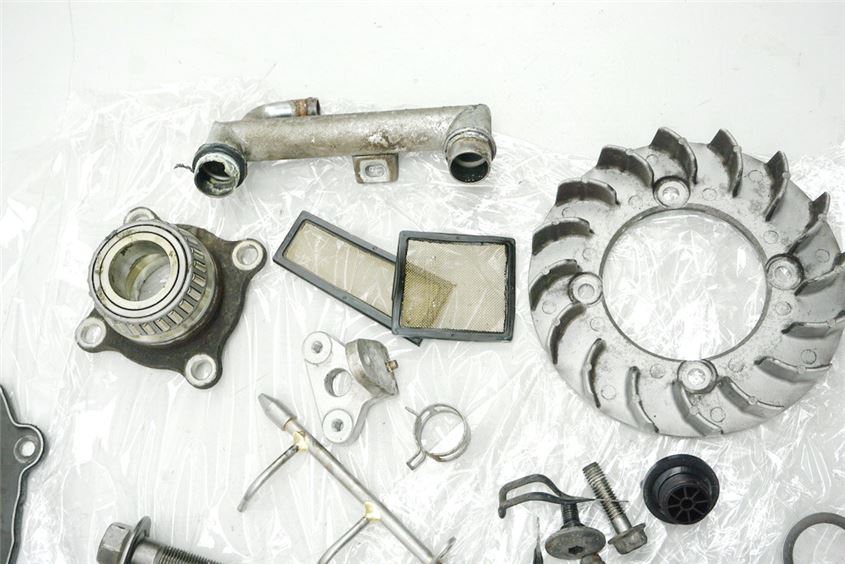 SUZUKI AN 650 ABS WVBU BURGMAN EXECUT TORNILLOS Y PIEZAS PEQUEÑAS - MOTOR